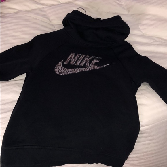 Nike Tops - Nike Sweatshirt